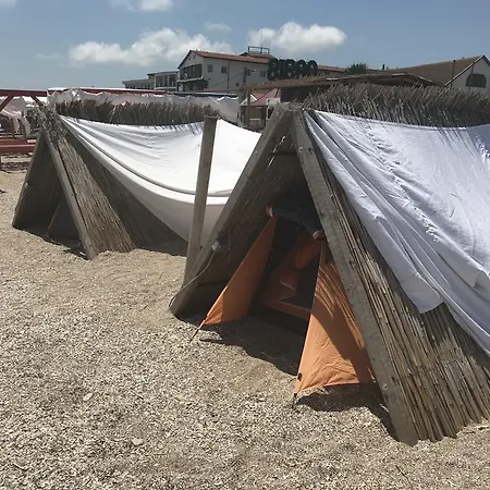 مكان تخييم Oasis Camping فاما فيكي